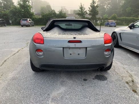 Used 2006 Pontiac Solstice Convertible w/ Premium Package RWD image 7
