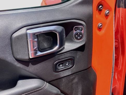 Used 2023 Jeep Wrangler Unlimited Sahara w/ Cold Weather Group AWD/4WD image 19