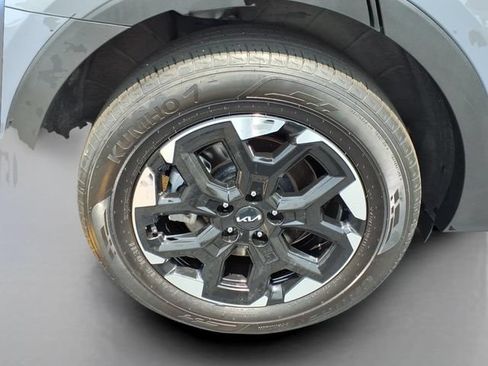 Used 2025 Kia Sorento S FWD image 32