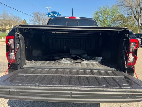 Used 2024 Ford Ranger Lariat w/ FX4 Off-Road Package image 11