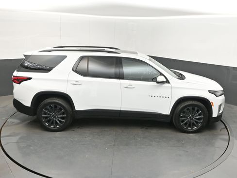 Used 2023 Chevrolet Traverse RS AWD/4WD image 37