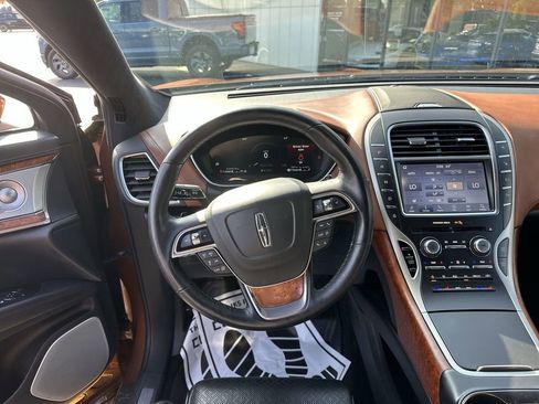 Used 2019 Lincoln Nautilus Black Label AWD/4WD image 11