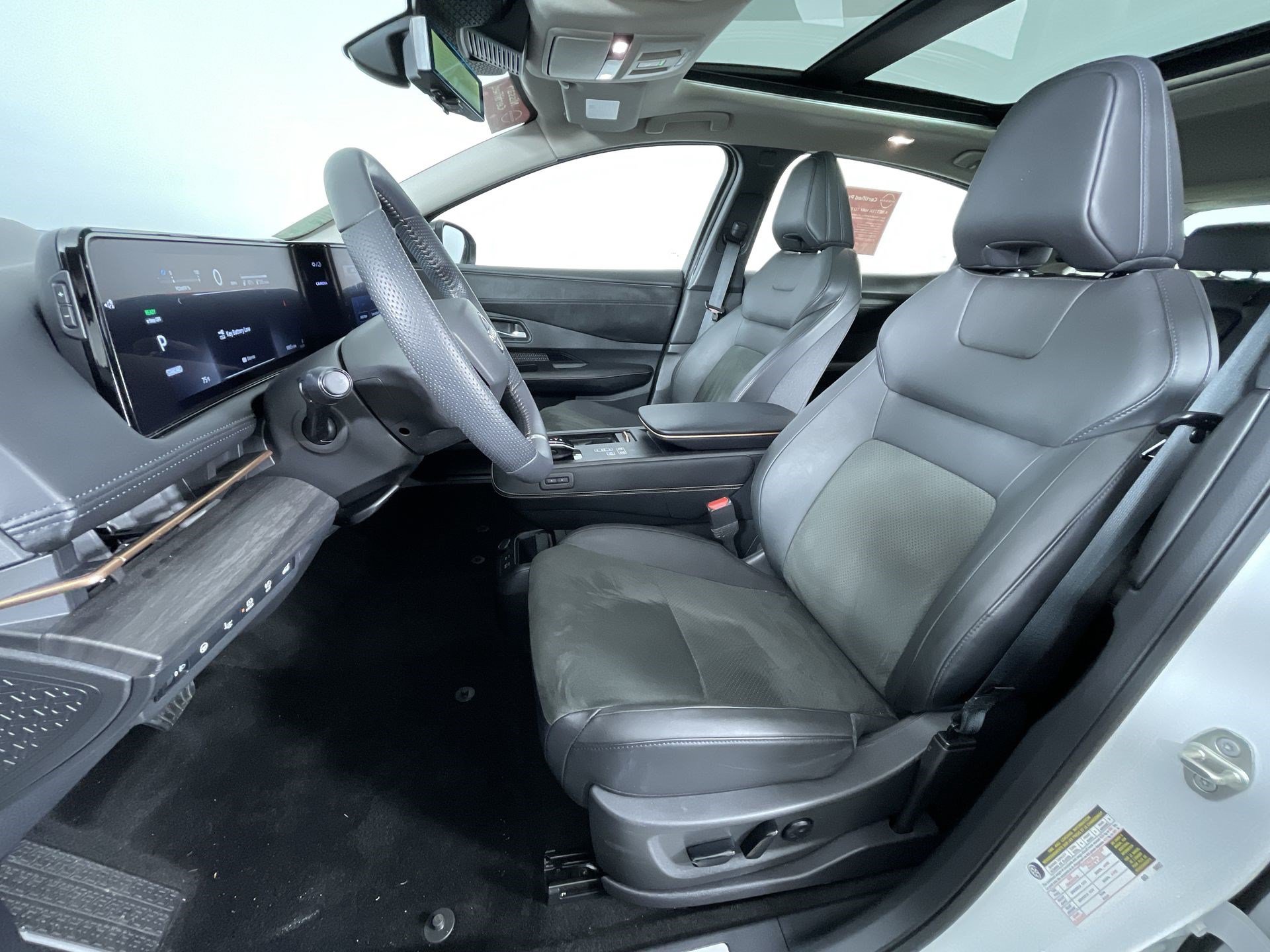 Certified 2024 Nissan Ariya AWD image 15