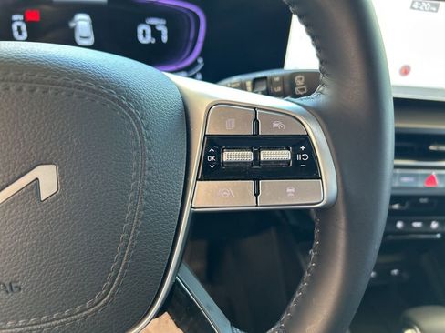 Used 2025 Kia Telluride S image 52