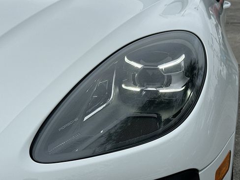 Used 2020 Porsche Macan S image 32