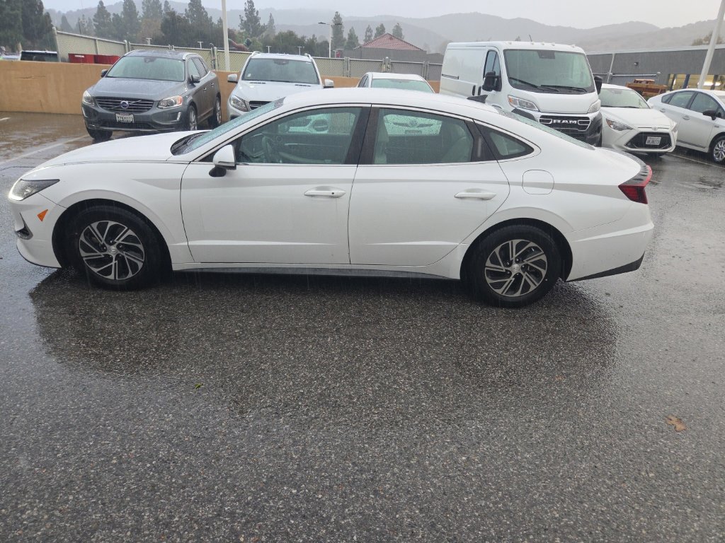 Used 2021 Hyundai Sonata Blue FWD image 2