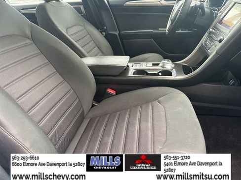Used 2019 Ford Fusion SE FWD image 17