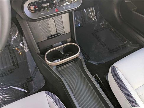 Used 2025 MINI Cooper 2-Door Hardtop image 12