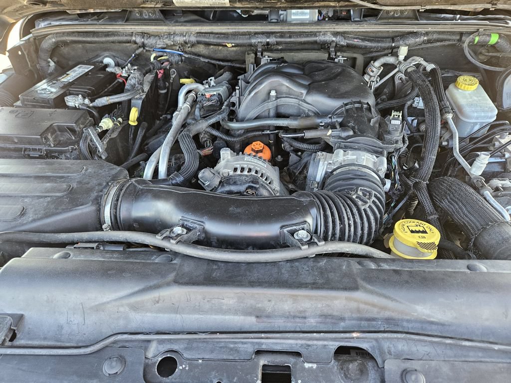 Used 2018 Jeep Wrangler Unlimited Sahara w/ Max Tow Package AWD/4WD image 26