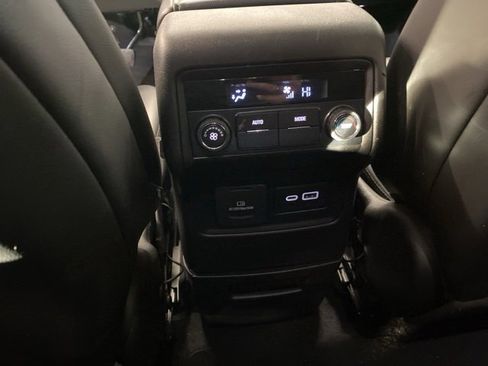 Certified 2021 GMC Acadia SLT image 36