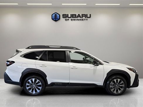 Used 2025 Subaru Outback Limited image 6