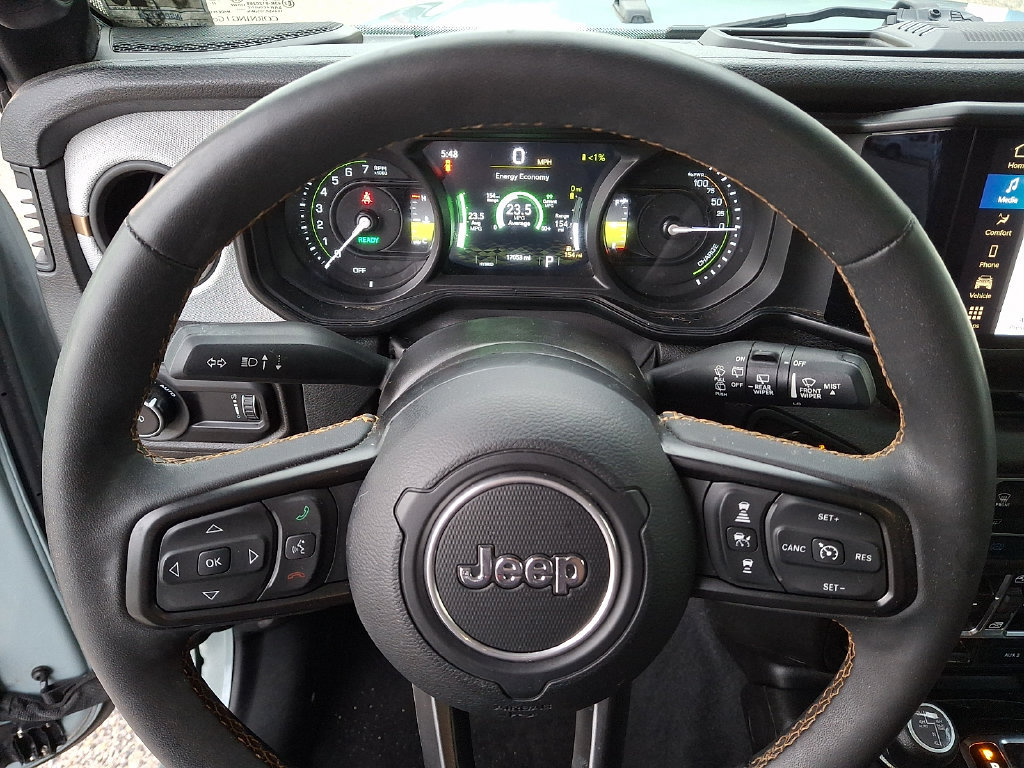 Used 2024 Jeep Wrangler Unlimited w/ Convenience Group AWD/4WD image 19