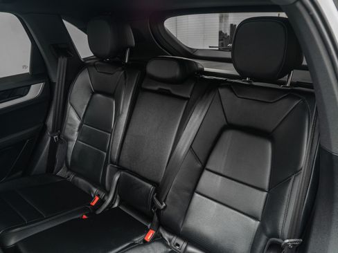 Used 2024 Porsche Cayenne AWD/4WD image 16