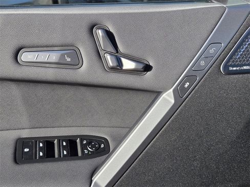 New 2026 BMW iX xDrive60 w/ M Sport Package image 25