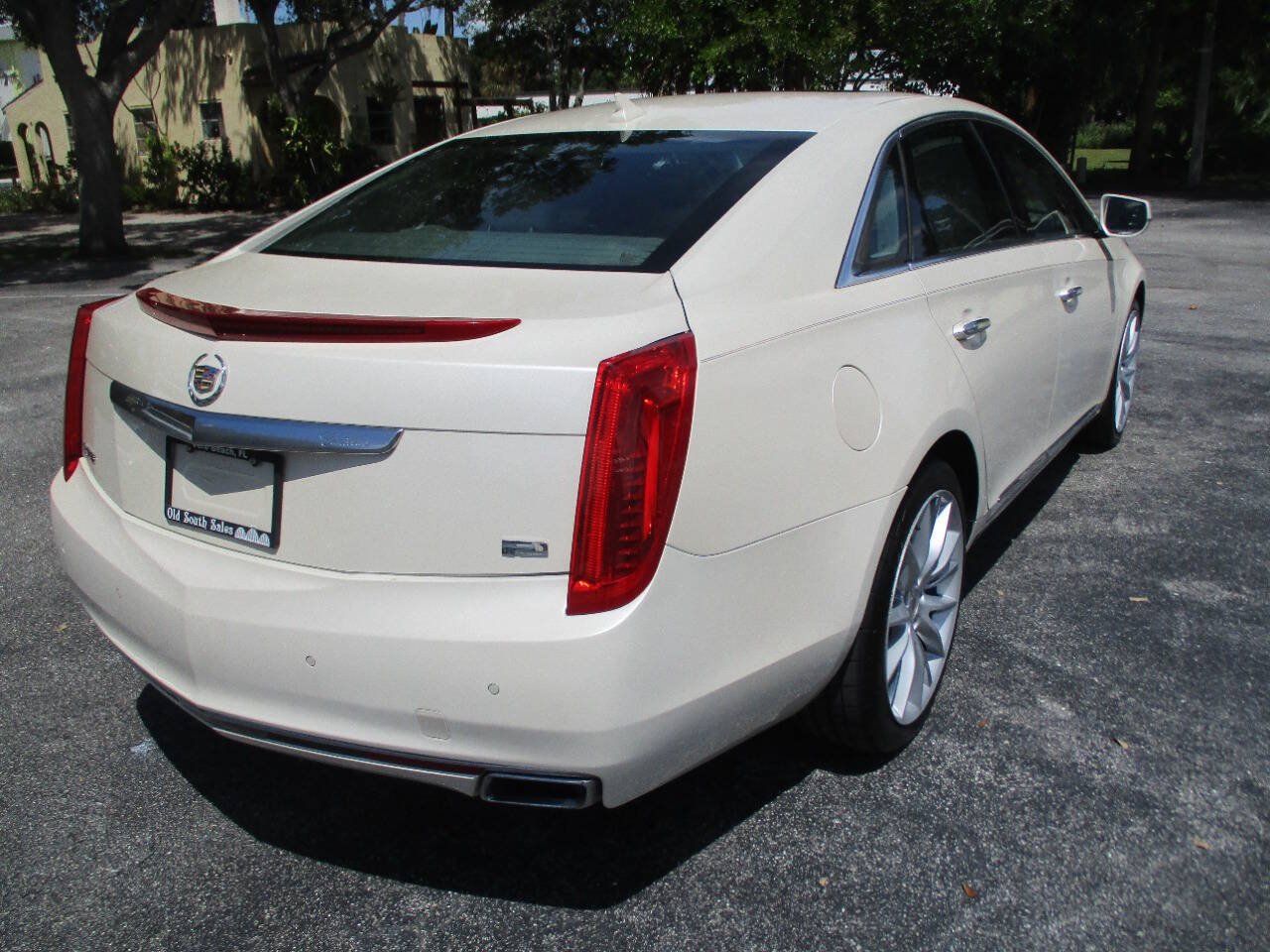 Used 2013 Cadillac XTS Platinum FWD image 9