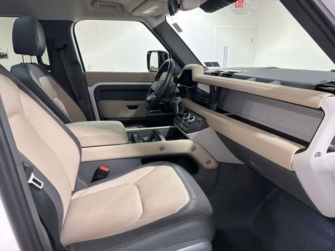 Used 2024 Land Rover Defender 110 X-Dynamic SE image 25