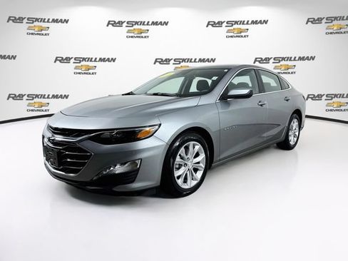 Used 2025 Chevrolet Malibu LT FWD image 3
