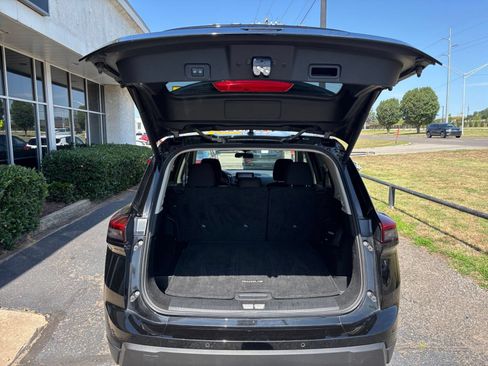 Used 2025 Nissan Rogue SV FWD image 33