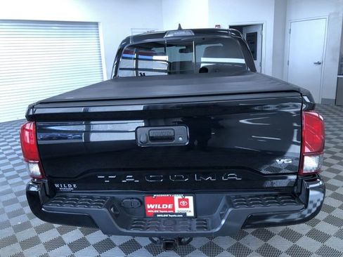 Used 2019 Toyota Tacoma TRD Sport image 6