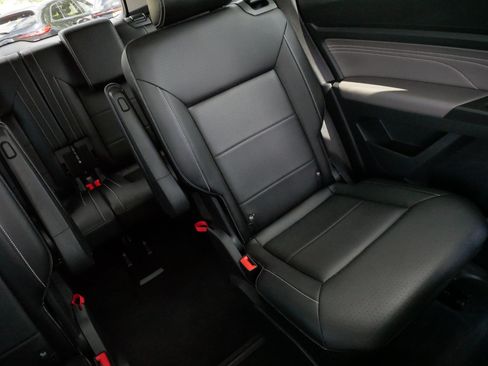 Certified 2023 Volkswagen Atlas SE w/ Panoramic Sunroof Package AWD/4WD image 14
