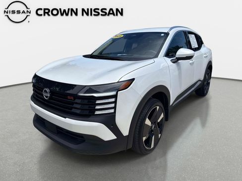 Used 2025 Nissan Kicks SR FWD image 1
