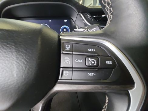 Used 2022 Jeep Grand Cherokee Limited AWD/4WD image 19