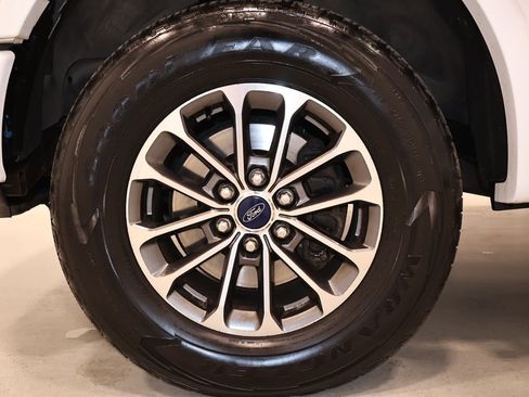 Used 2019 Ford F150 XLT w/ Equipment Group 302A Luxury AWD/4WD image 33