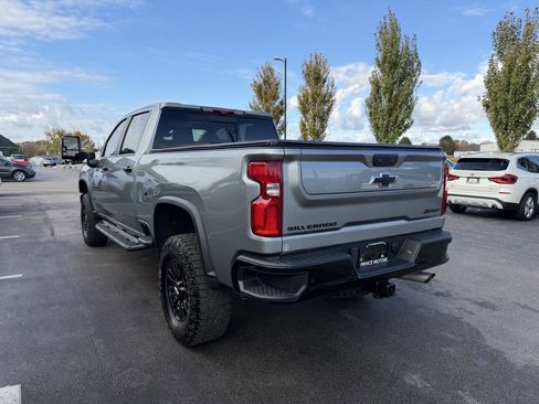 Used 2024 Chevrolet Silverado 2500 ZR2 w/ Technology Package image 6