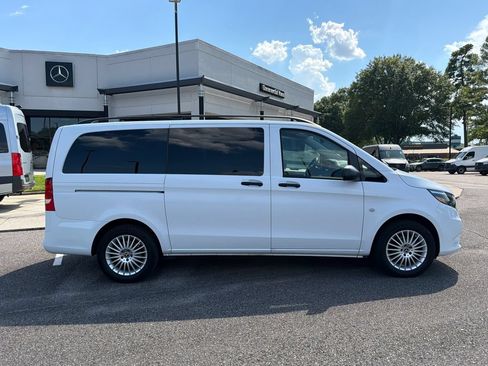 Used 2023 Mercedes-Benz Metris Passenger image 12