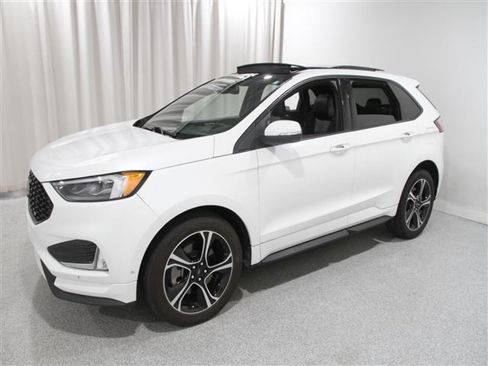 Used 2023 Ford Edge ST w/ Equipment Group 401A AWD/4WD image 2