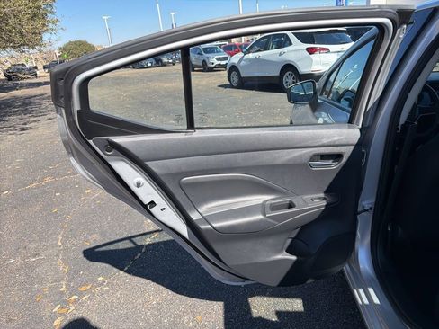 Used 2025 Nissan Versa SV image 24