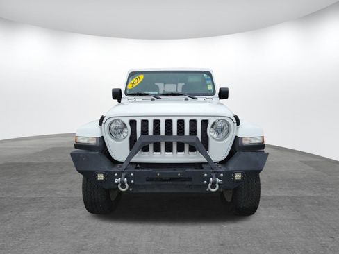 Used 2021 Jeep Gladiator Overland image 2
