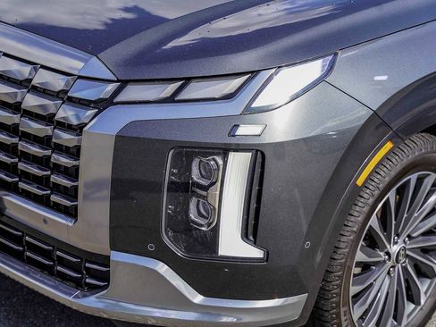 Used 2023 Hyundai Palisade Calligraphy image 10