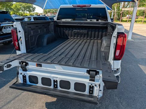 Used 2026 GMC Sierra 1500 AT4 w/ Technology Package AWD/4WD image 28