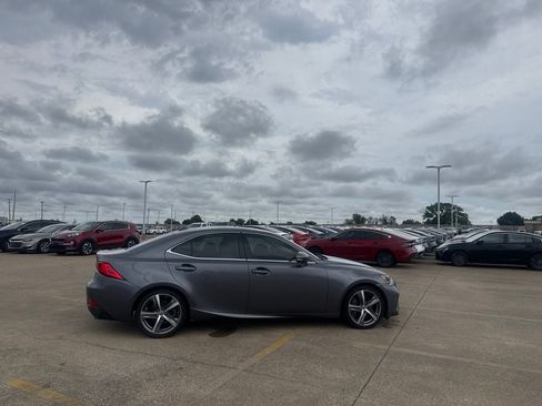 Used 2017 Lexus IS 200t w/ Premium Package RWD image 25