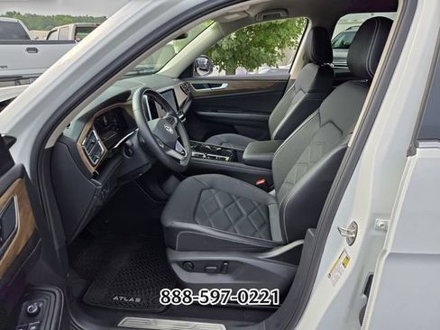 Certified 2024 Volkswagen Atlas SE AWD/4WD image 10