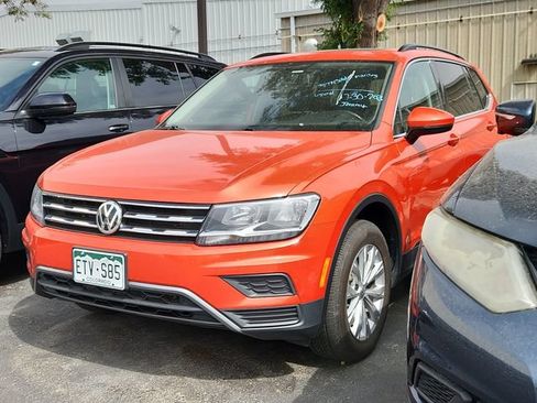 Used 2019 Volkswagen Tiguan SE w/ Panoramic Sunroof Package AWD/4WD image 3