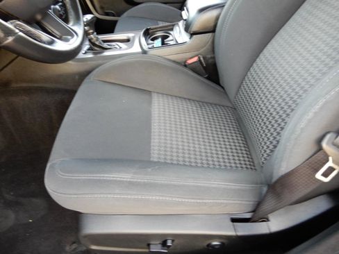 Used 2019 Dodge Charger R/T w/ Blacktop Package image 12