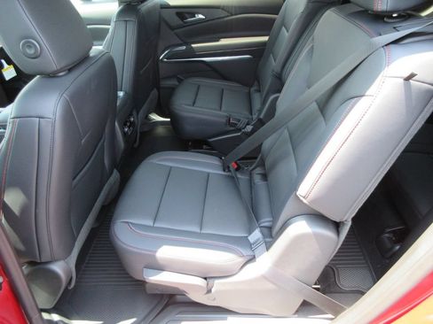 New 2026 Chevrolet Traverse Z71 w/ Driver Confidence Package AWD/4WD image 15