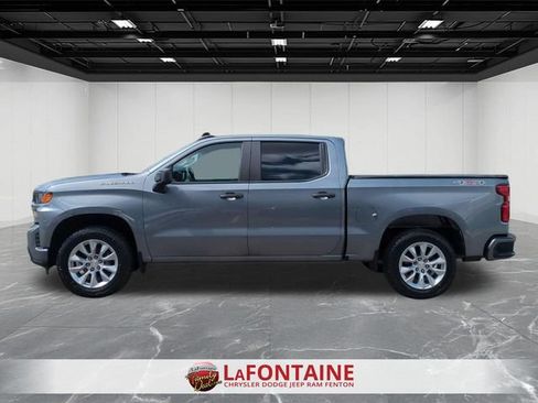 Used 2019 Chevrolet Silverado 1500 Custom w/ Custom Value Package AWD/4WD image 2