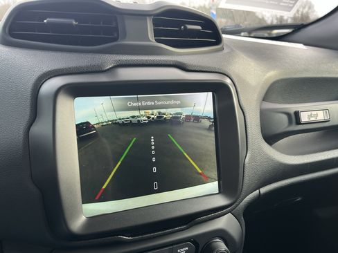 Used 2021 Jeep Renegade Latitude image 13