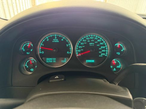 Used 2014 Chevrolet Suburban LT AWD/4WD image 32