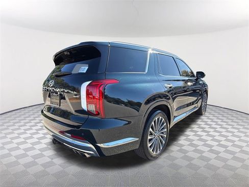 Used 2024 Hyundai Palisade Calligraphy image 5