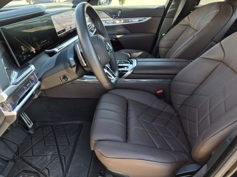 Certified 2025 BMW 760i xDrive w/ Luxury Rear Seating Package AWD/4WD image 26