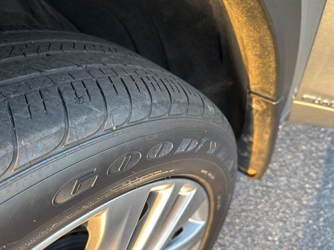 Used 2024 Toyota Highlander Platinum image 39