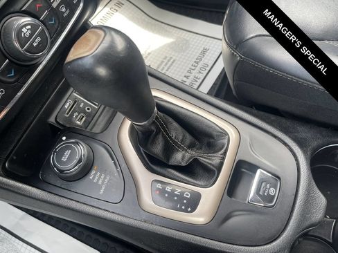 Used 2018 Jeep Cherokee Limited AWD/4WD image 25