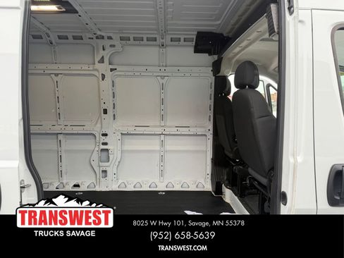 Used 2025 RAM ProMaster 2500 w/ Convenience Group FWD image 17