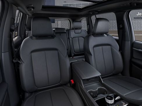 New 2026 Jeep Grand Cherokee Limited AWD/4WD image 16