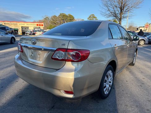 Used 2013 Toyota Corolla LE Special Edition image 5
