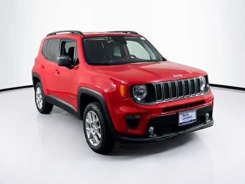 Used 2022 Jeep Renegade Latitude w/ Convenience Group image 3